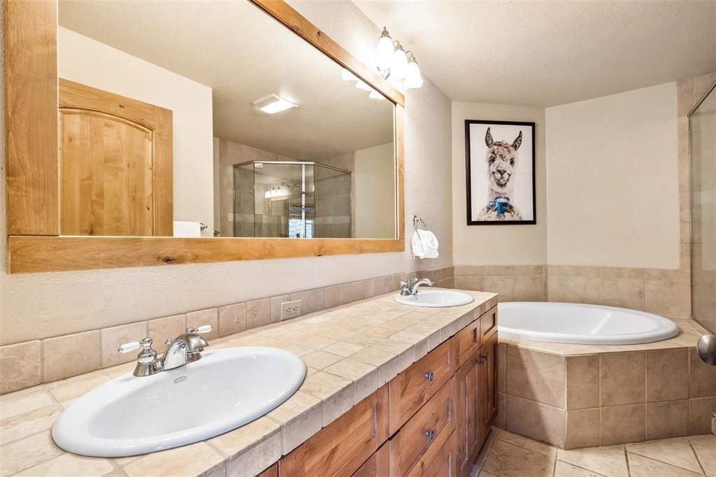 Keystone, Colorado, 80435, United States, 3 Bedrooms Bedrooms, ,3.5 BathroomsBathrooms,Residential,For Sale,1467909