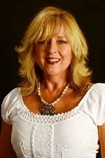 Debi Holcomb
